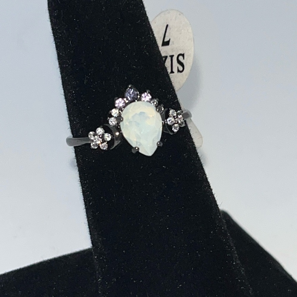 Fragrant jewel ring